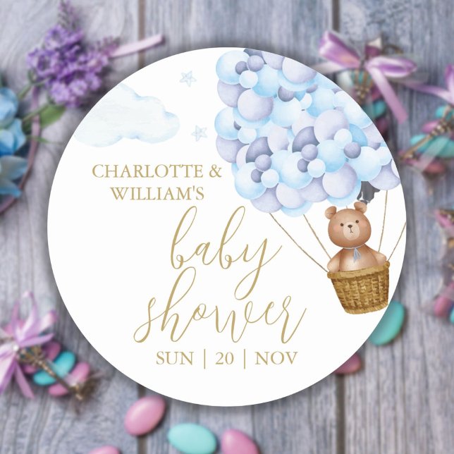 Sticker Rond On peut attendre Teddy Bear Baby shower bleu (We Can Bearly Wait Teddy Bear Blue Baby Shower Classic Round Sticker)