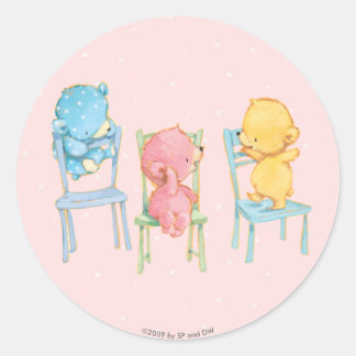Sticker Rond Ours jaunes, roses et bleus sur chaises