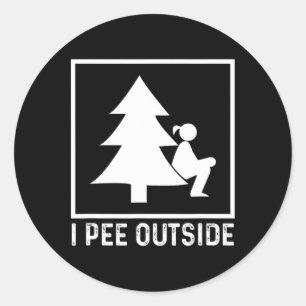 Sticker Rond Panneau Fille qui Pisse à l'Extérieur Drôle Campin