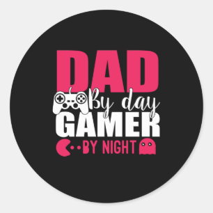 Sticker Rond Papa Poison Papa By Day Gamer By Night
