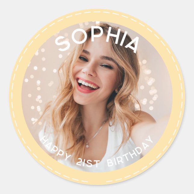 Sticker Rond Personnalisé Jaune Moderne 21e Anniversaire Photo (Devant)
