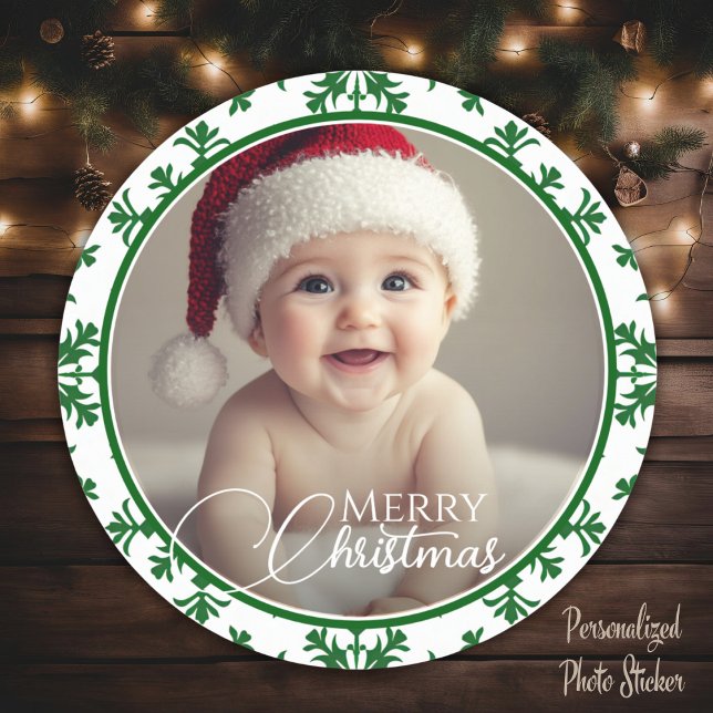 Sticker Rond Photo de Noël Joyeux Vert Et Blanc (Green And White Merry Christmas Photo Classic Round Sticker)