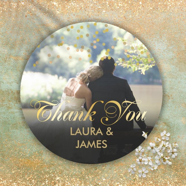 Sticker Rond Photo personnalisée Gold Confetti Script Merci (Personalized Photo Gold Confetti Script Thank You Classic Round Sticker)