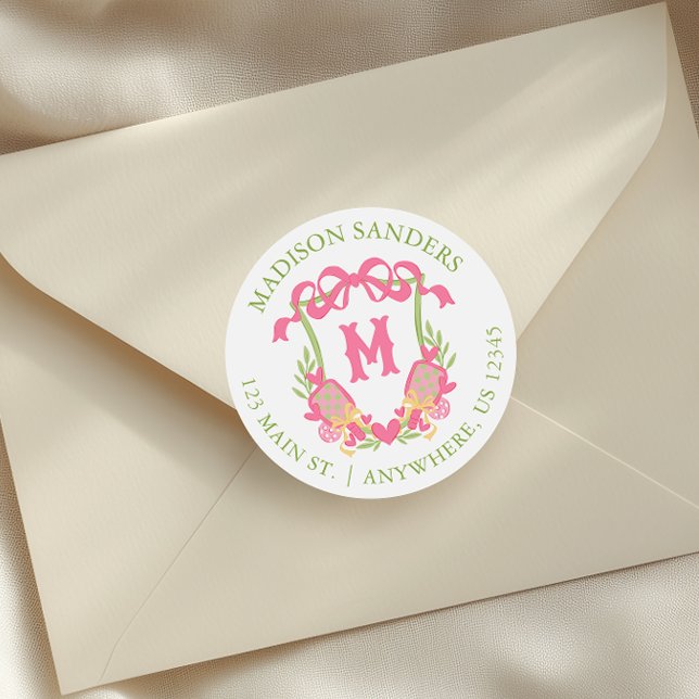 Sticker Rond Pickleball rose et vert Monogram Crest Adresse (Créateur téléchargé)