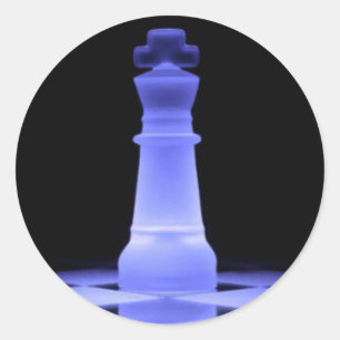 Sticker Rond Pièce d'échecs rougeoyante bleue du Roi