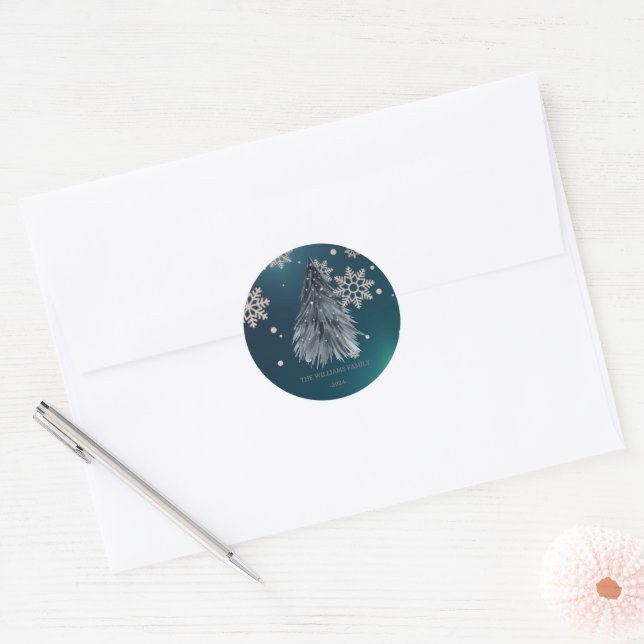Sticker Rond Pine Tree - Christmas Cute Nom de famille (Enveloppe)