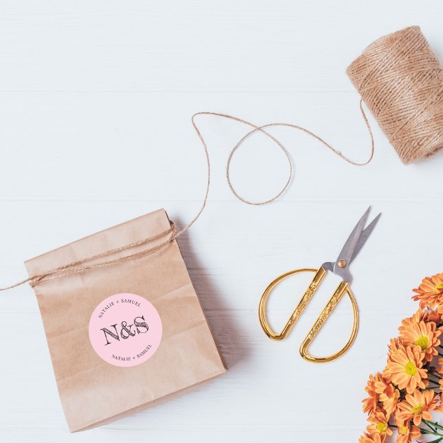 Sticker Rond Pink Minimaliste Élégant Gras Initiales Mariage (Créateur téléchargé)