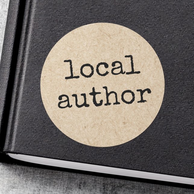 Sticker Rond Police de machine à écrire de l'auteur local Aspec (Local author typewriter font Kraft paper look Classic Round Sticker)