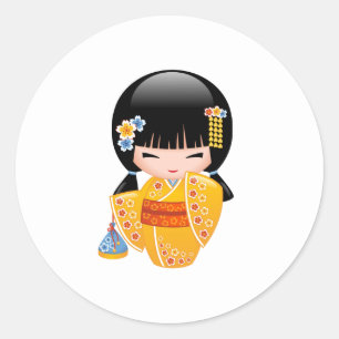 Sticker Rond Poupée de Kokeshi d'été - fille de geisha jaune
