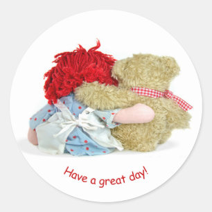 Sticker Rond poupée de vieux chiffon et amitié en peluche
