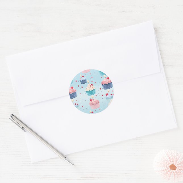 Sticker Rond Premier anniversaire - Gâteaux, bougies et fraises (Enveloppe)