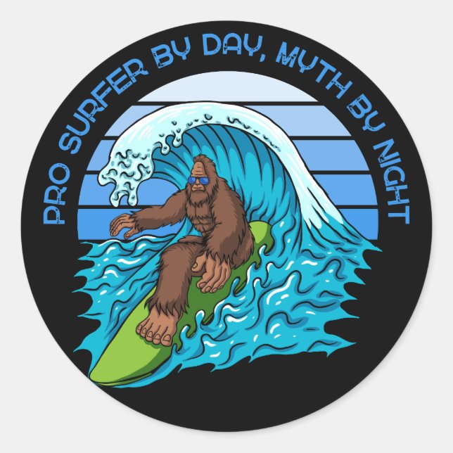 Sticker Rond Pro By Day, Myth By Night Surfing Bigfoot (Devant)