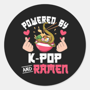 Sticker Rond Propulsé Par K-Pop Et Ramen Cute Kpop Music Anime 