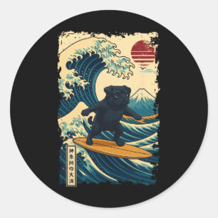 Sticker Rond Pug noir vague japonaise de Kanagawa surfant maman