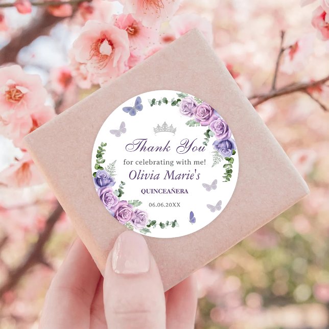 Sticker Rond Quinceañera Purple Lilac Floral Tiara Papillons (Créateur téléchargé)
