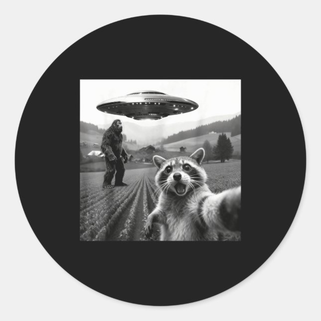 Sticker Rond Racoon Bigfoot Selfie Ufo Funny Racoon Alien Bigfo (Devant)