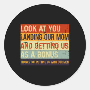 Sticker Rond Regardez-Vous Atterrir Notre Mère Et Nous Avoir Co