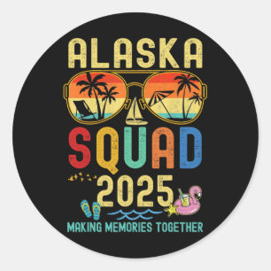 Sticker Rond Retro Alaska Cruise Vacation 2025 Famille Amis S