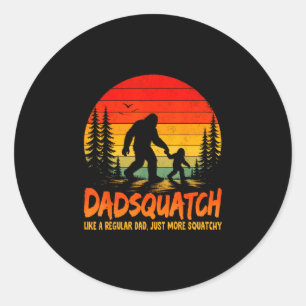 Sticker Rond Retro dadsquatch comme un papa bigfoot régulier