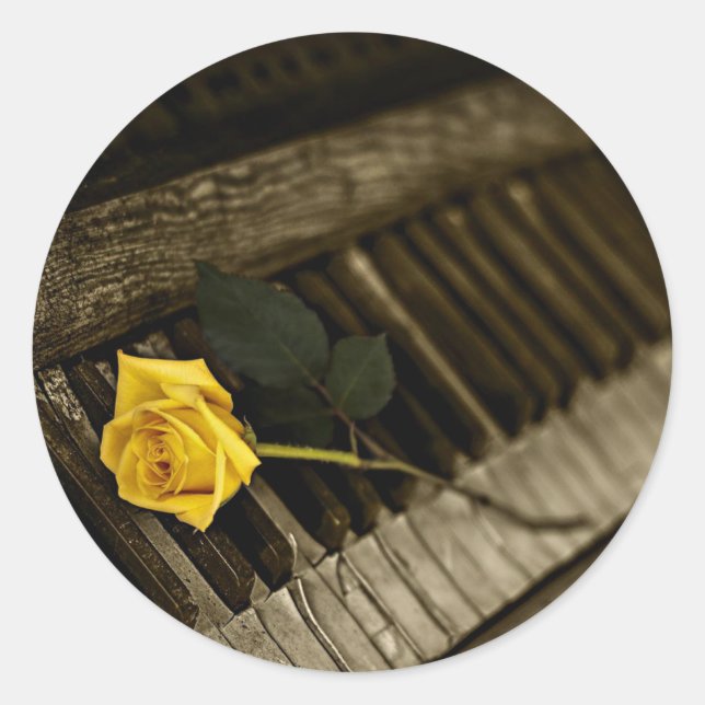 Sticker Rond Rose jaune sur piano (Devant)