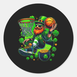 Sticker Rond Saint-Patrick Stylé Leprechaun qui fait un dunk 
