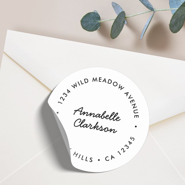 Sticker Rond Script moderne | Adresse de retour blanc minimalis (A stylish white envelope seal perfect for weddings, business, or everyday mail)