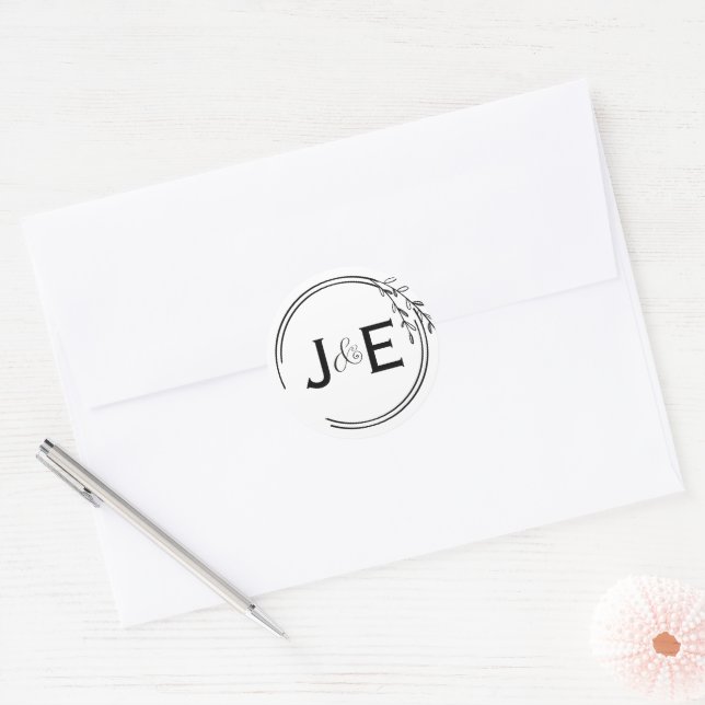 Sticker Rond Script Rustic Chic Leaf Ampersand Couple Initiales (Enveloppe)