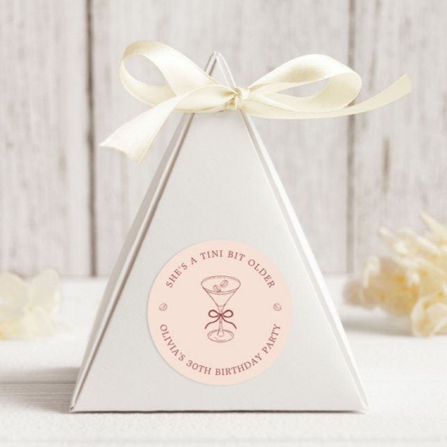 Sticker Rond She's A Tini Bit Older Coffee Martini Birthday (Créateur téléchargé)