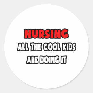Sticker Rond Soigneuse infirmière chemises et cadeaux
