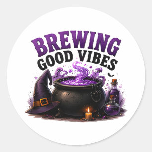 Sticker Rond ✨ Sorcière drôle qui brasse la citation d'Hallowee