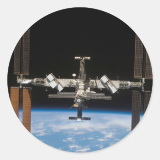Sticker Rond Station spatiale internationale — vue d'Atlantis