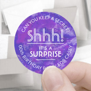 Sticker Rond Surprise fête d'anniversaire Shhh! Aquarelle viole