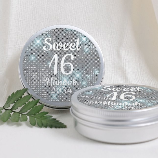 Sticker Rond Sweet 16 Fille Anniversaire Faveurs boîte à étain  (Sweet 16 Girl Birthday Favors Silver Tin Box Classic Round Sticker
)