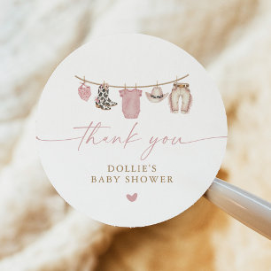 Sticker Rond Tenue de petite cowgirl rose pour Baby Shower Clot