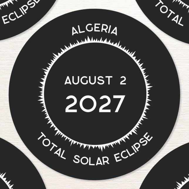 Sticker Rond Total Éclipse Solaire 2027 Algérie (Total solar eclipse August 2nd 2027 Algeria custom text sticker)