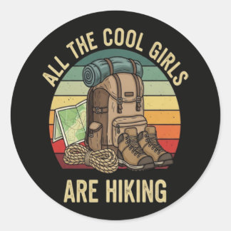 Sticker Rond Toutes les filles cool font de la randonnée rétro