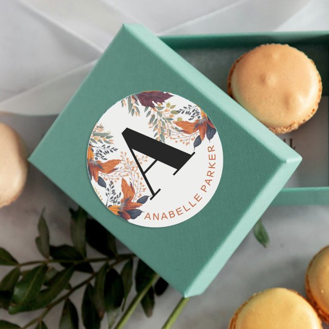 Sticker Rond Typographie moderne Feuilles automnales Nom Monogr (Créateur téléchargé)