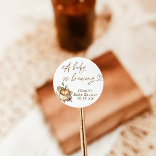 Sticker Rond Un Bébé Brasse Du Baby shower De Café