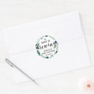 Sticker Rond Un bébé brasse du café Baby shower