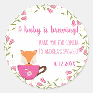 Sticker Rond Un bébé brasse rose Teacup Girl Douche