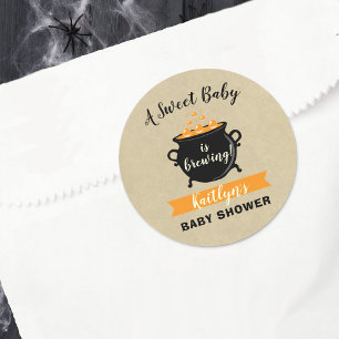 Sticker Rond Un Bébé Doux Brasse Le Baby shower D'Halloween