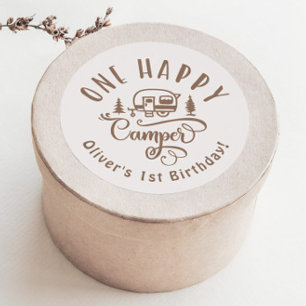 Sticker Rond Un Happy Camper brun minimaliste 1er anniversaire