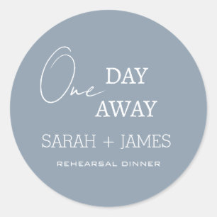Sticker Rond Un jour de la répétition Dîner minimal Dusty Blue