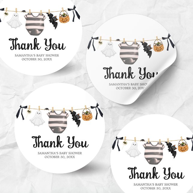 Sticker Rond Un Petit Boo Est Presque À Baby shower (A Little Boo Baby Clothes Baby Shower Sticker)