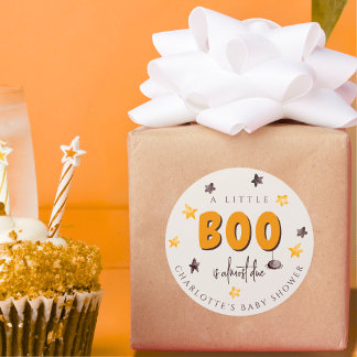 Sticker Rond Une Baby Shower Halloween pour un Petit Fantôme