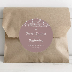 Sticker Rond Une douce fin à un nouveau Mariage débutant