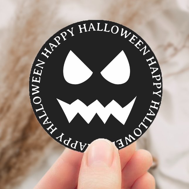 Sticker Rond Visage fantôme d'Halloween noir et blanc (Black & White Scary Halloween Ghost Face Classic Round Sticker)