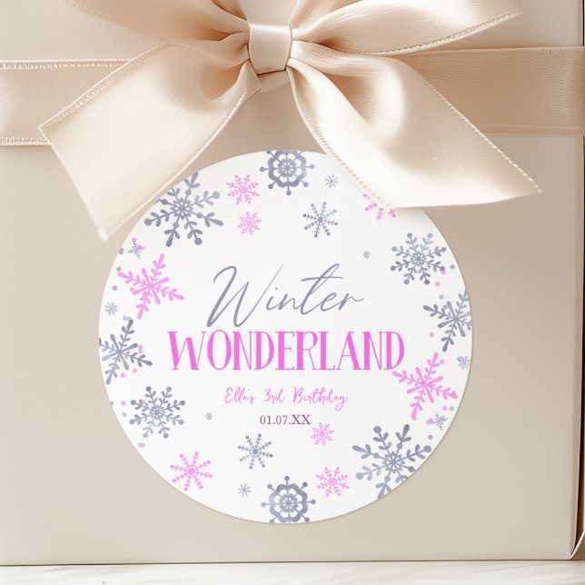 Sticker Rond Winter Wonderland Pink Snowflake fête d'anniversai (Créateur téléchargé)