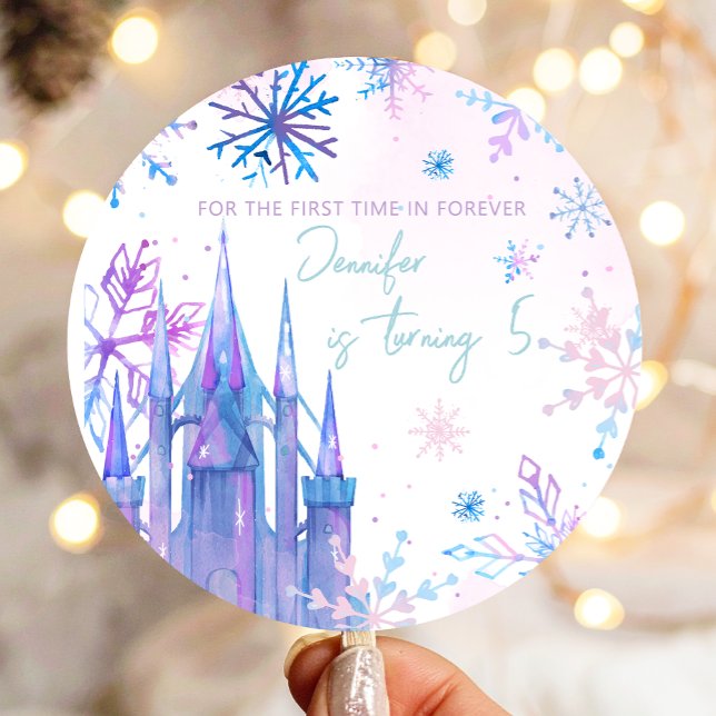 Sticker Rond Wonderland Snowflakes Girl Neige Anniversaire (Créateur téléchargé)