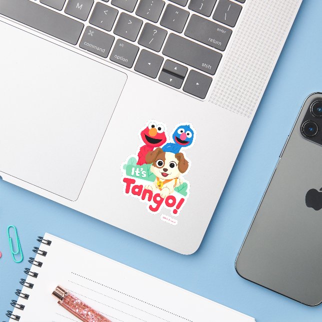 Sticker Rue Sésame | C'est Tango avec Elmo & Grover (Ordinateur portable avec iPhone)